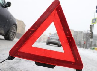 Автоинструктор назвал наиболее опасные при обледенении дороги автомобили