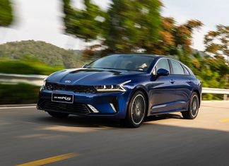 В Россию привезут длиннобазный седан Kia K5 с мощным турбомотором