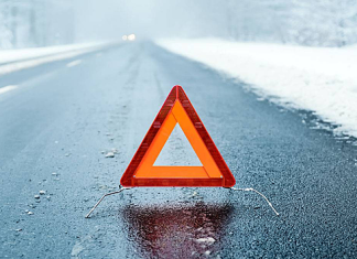 Грузовик перевернулся после ДТП на 88-м километре МКАД