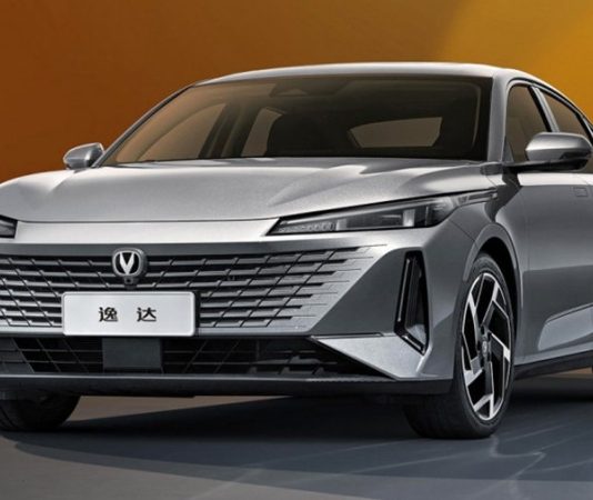 Changan представил в Китае новый седан Lamore
