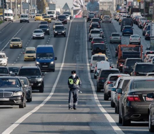 Чем грозит выезд на разделительную полосу