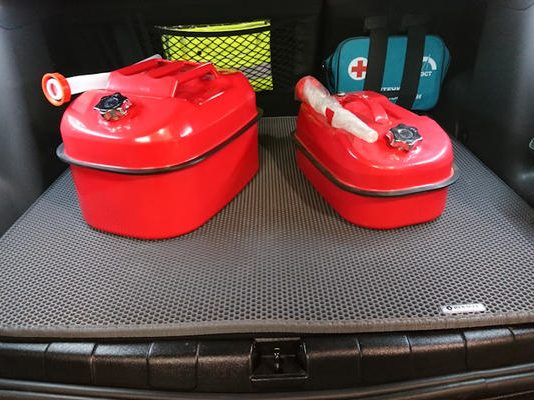 Как долго можно хранить топливо в домашних условиях — ответ