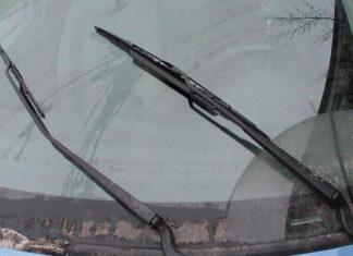 Как правильно ухаживать за щетками дворников — советы водителям