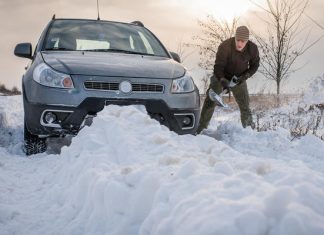 Как вытащить машину из снега — инструкция