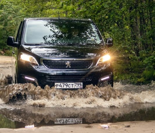 Peugeot Traveller на асфальте и в лесу: тест-драйв полноприводного минивэна