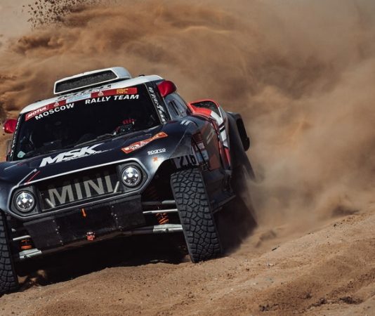 Под лицензиями каких стран россияне выступят на Дакаре-2023?