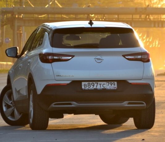 Самый редкий кроссовер. Тест-драйв автомобиля Opel Grandland X