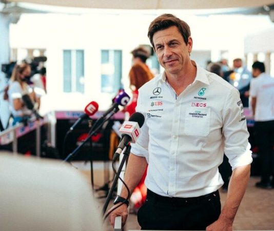 Тото Вольф назвал главную причину провала Mercedes в 2022 году