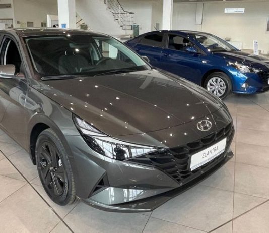 В Минпромторге назвали причину роста цен на импортные бюджетные машины