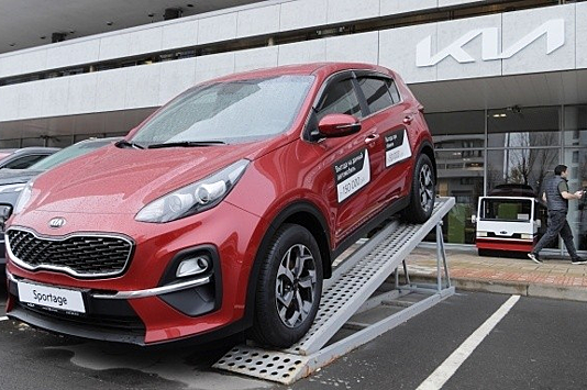 В Казахстане начали отказывать россиянам в продаже машин KIA