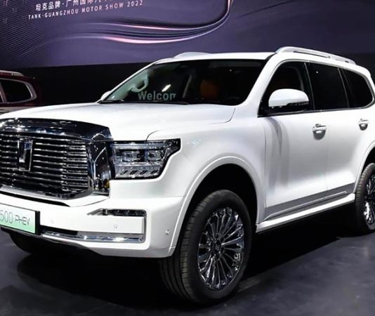 Great Wall представила в Китае гибридную версию внедорожника Tank 500