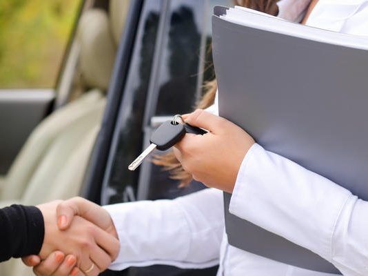 Как быстро и выгодно продать авто во время войны — инструкция