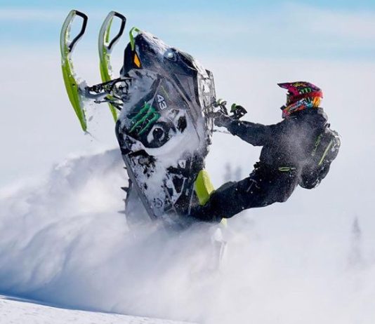 Кен Блок погиб в аварии на снегоходе: чем он знаменит и что случилось