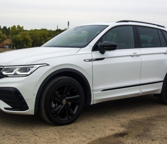 Кроссовер с характером: как едет Volkswagen Tiguan R-Line?