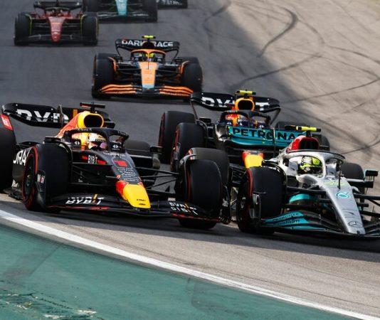 Макс Ферстаппен: Не понимаю, почему мы с Хэмилтоном постоянно сталкиваемся