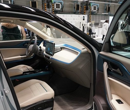 Мантуров рассказал о поиске партнеров для производства электромобиля E-NEVA