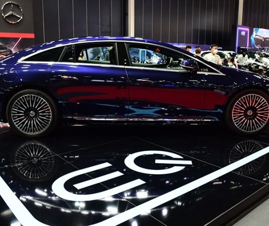 Mercedes хочет отказаться от электрического суббренда EQ