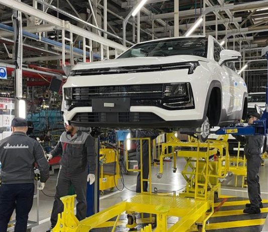 «Новые условия». Как российский автобизнес противостоял санкциям