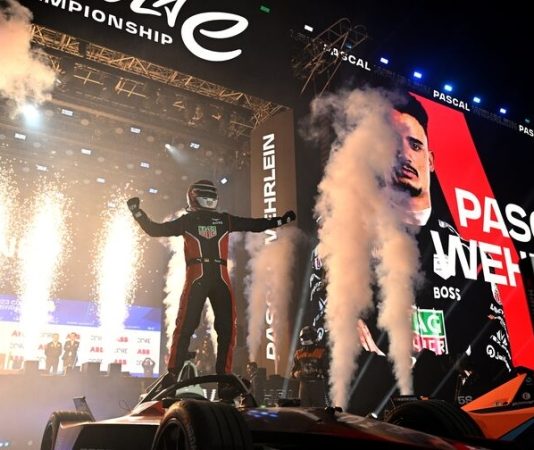 Паскаль Верляйн выиграл вторую гонку Формулы Е в Дирии