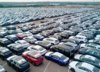 «Рынок живой»: что будет с продажами автомобилей в России в 2023 году