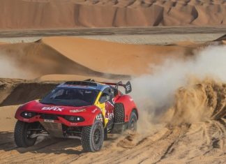 Себастьен Лёб выиграл четвёртый спецучасток Дакара-2023 подряд, Мартин ван ден Бринк — быстрейший в грузовиках