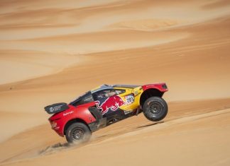 Себастьен Лёб выиграл третий подряд этап Дакара-2023, Паскаль де Бар — быстрейший в грузовиках