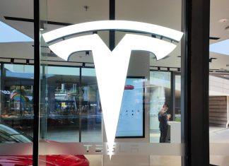 Tesla получила штраф $2,2 миллиона в Корее за недостоверную рекламу