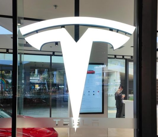 Tesla получила штраф $2,2 миллиона в Корее за недостоверную рекламу