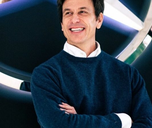 Тото Вольф: W14 выглядит как W13, но внутри совсем другая