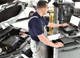 Ушедшие концерны начали отключать Россию от программ для ремонта машин