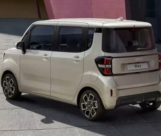 В России начались продажи компактного хетчбэка Kia Ray