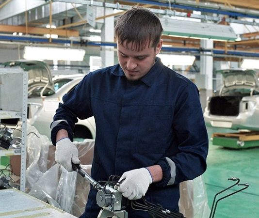 В России запланировали продлить разрешение на выпуск упрощенных автомобилей