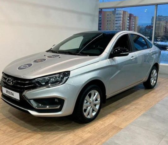 Дилеры сообщили о наличии машин Lada Vesta NG в автосалонах