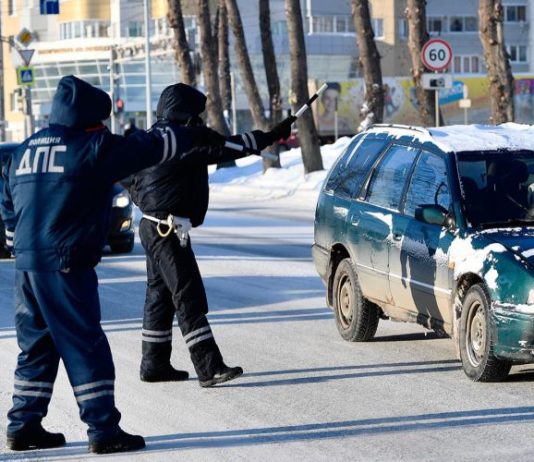 Досмотров от ГИБДД станет больше. Водителей предупредили о новых рейдах