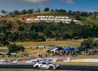 Экипаж Валентино Росси стал шестым в гонке «12 часов Батерста»