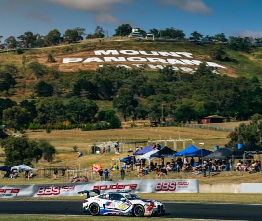 Экипаж Валентино Росси стал шестым в гонке «12 часов Батерста»