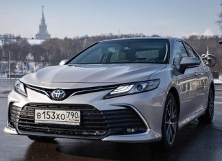 Китайскую Toyota Camry в Москве начали продавать дешевле российской