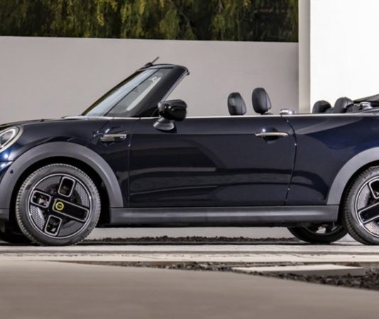 Концерн BMW показал серийный электрокабриолет Mini Cooper SE