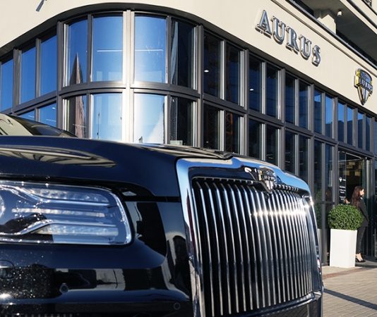 Мантуров допустил открытие сервисного центра Aurus в ОАЭ до конца года