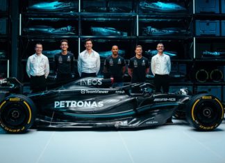 Машина Mercedes снова стала чёрной. Команда Хэмилтона представила W14