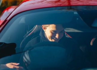 McLaren показал первый день Оскара Пиастри на базе команды