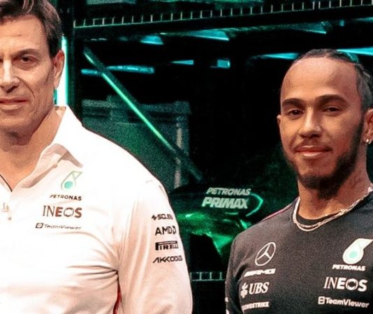 Mercedes и Льюис Хэмилтон начали переговоры о новом контракте