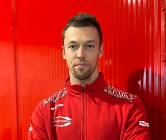 Официально: Даниил Квят проведёт сезон-2023 в чемпионате по гонкам на выносливость