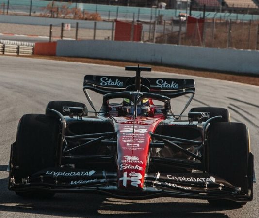 Первый онборд сезона-2023: Alfa Romeo показала видео с обкатки болида C43