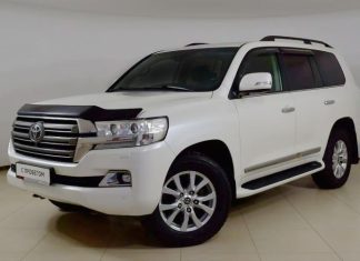 Поставки в Россию подержанных японских автомобилей выросли на треть