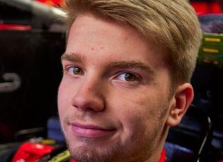 Роберт Шварцман показал свою новую Ferrari