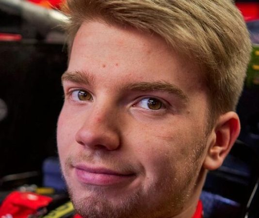 Роберт Шварцман показал свою новую Ferrari