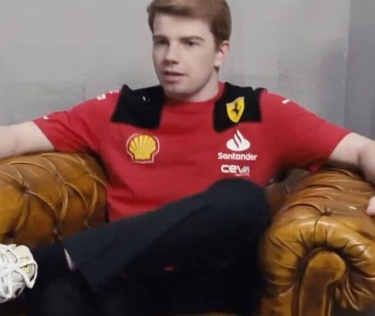 Роберт Шварцман снялся в рекламном ролике одежды Ferrari