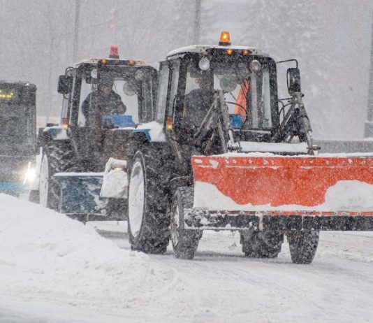 Синоптики предупредили водителей о сильном снегопаде в Москве и области