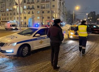 Суд приговорил к штрафу ранее уже наказанного за езду без прав водителя